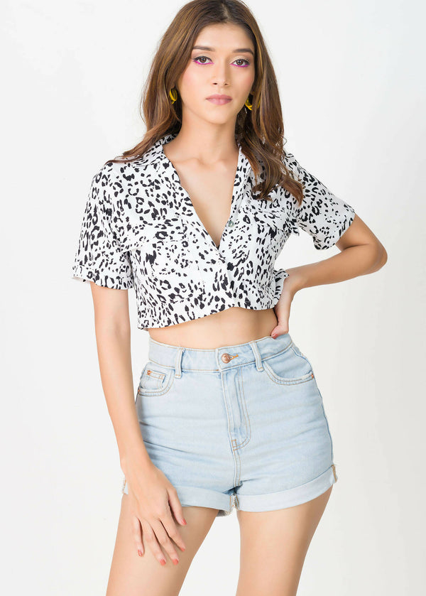 Front pocket detail crop top