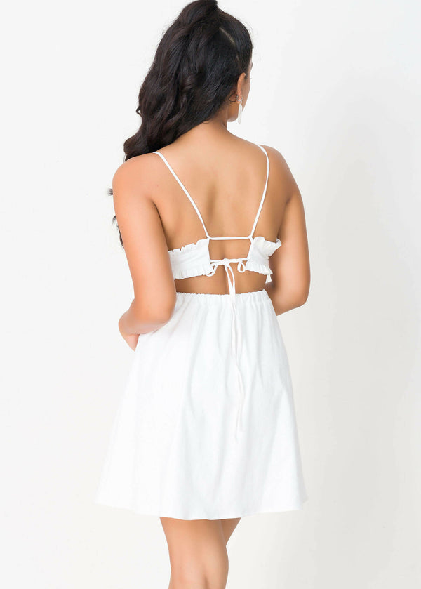 Sleeveless strap with front tie up